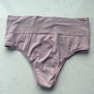 SPANX: thong shapewear lilac color size S